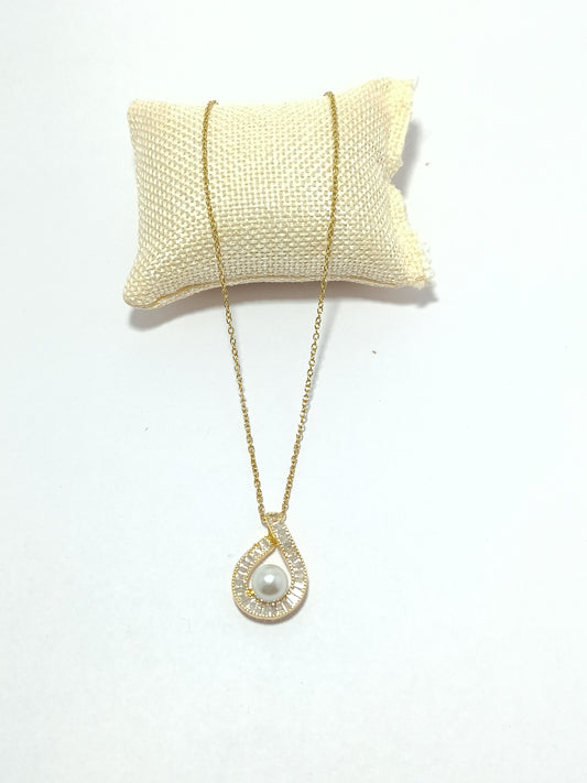 Pearl Teardrop Grace Pendant - Dimplora