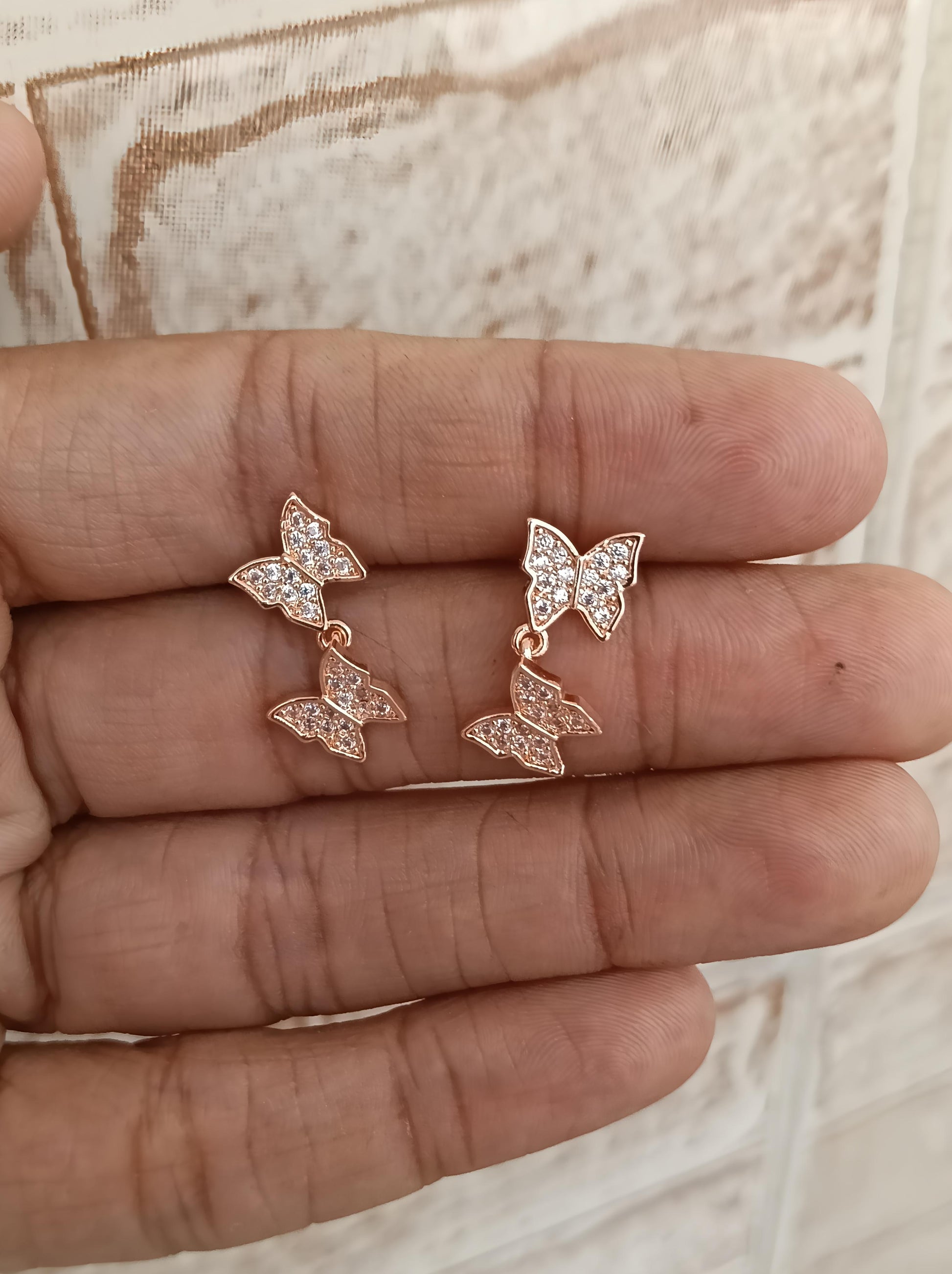 Bee-Shaped Rose Gold Plated Earrings - Dimplora