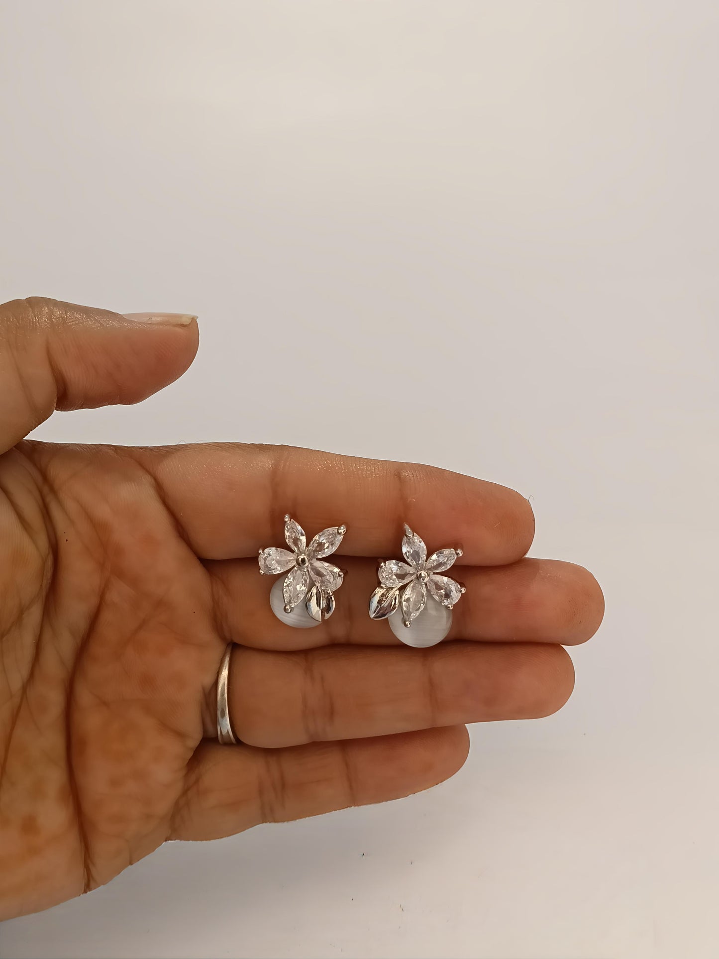Pearl & Blossom Earrings - Dimplora